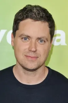 Greg Poehler como: Jack Trakarsky