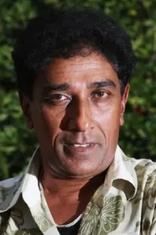 Mahendra Perera como: Uncle