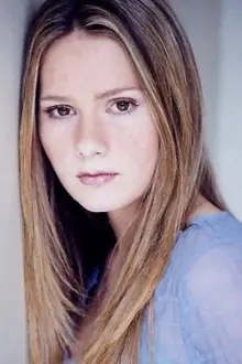 Ashlee Gillespie como: Haley