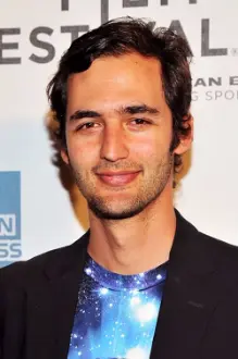 Jason Silva como: Himself - Host