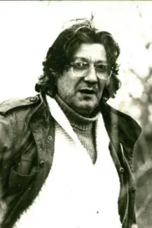 Jalal Moghadam como: 