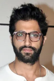 Akshay Oberoi como: Akshay Jaitley