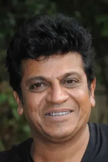 Shivaraj Kumar como: Shiva