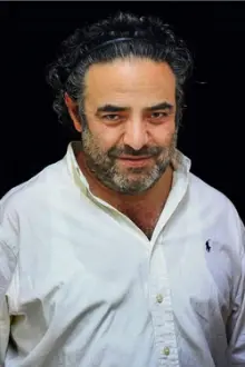 Hasan Ma'juni como: Peyman Jenabi