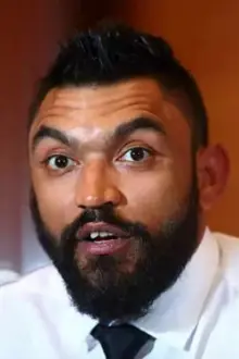 Liam McGeary como: 