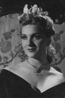 June Marlowe como: Dolly