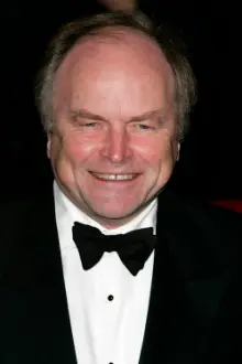 Clive Anderson como: Presenter