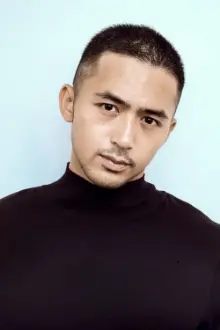 Enzo Pineda como: 