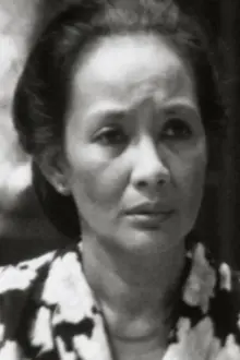 Tuti Indra Malaon como: Ibu Rakhim (Mrs. Rakhim)