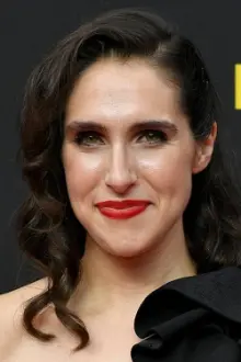 Megan Amram como: 