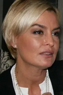 Sibel Turnagöl como: Sibel