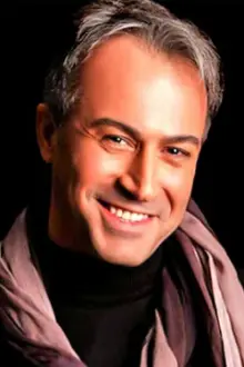 Danial Hakimi como: Abbas