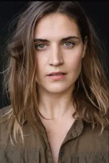 Morgane Ferru como: Charlotte