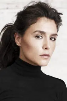 Jessie Ware como: Self - Judge