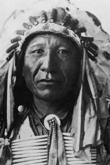 William Eagle Shirt como: A Sioux Chief