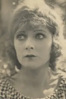 Lillian Biron como: Alice Elliot