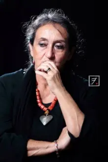 Miriam Bardini como: Aunt Maura