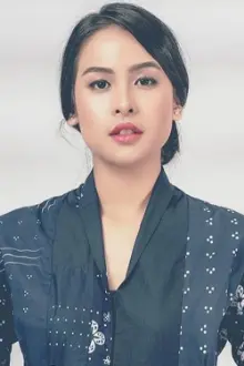 Maudy Ayunda como: Jeng Sri