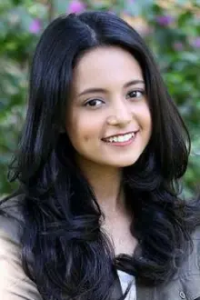 Elyzia Mulachela como: Anisa