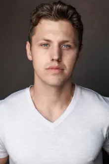 Addam Bramich como: Brian