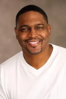 Derrick Gilliam como: Ralph