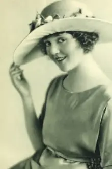 Doris May como: Alice Whitney