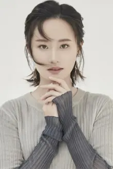 Zhang Doudou como: Zhou Ying