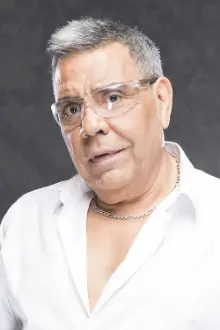 Juan Salazar como: 