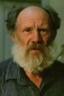 Mikhail Brylkin como: Grandfather