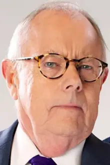 Michael Whitehall como: Self - Host