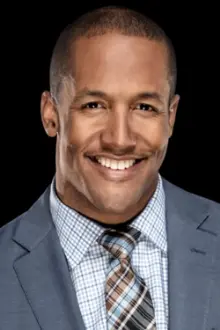 Bryan Kelly como: Byron Saxton