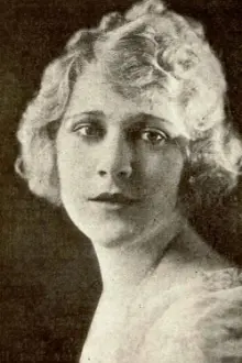 Louise Lovely como: Mary Franklin