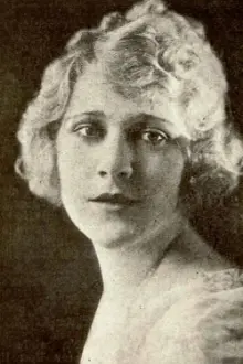 Louise Lovely como: Bobbie Brent