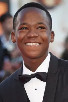 Abraham Attah como: Dayo Ayodele