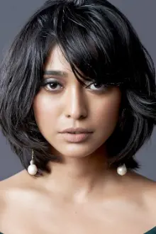 Sayani Gupta como: Sri