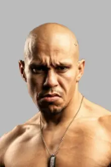 Brandon Silvestry como: Low Ki