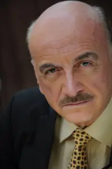 Ruben Rabasa como: Abuelo