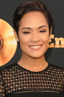 Grace Byers como: 