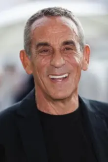 Thierry Ardisson como: Self - Host