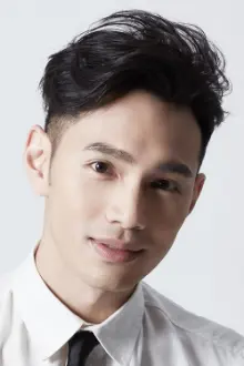 Jonathan Wong como: Lung Ging Piu