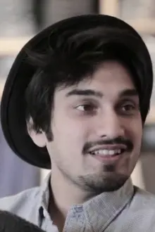 Uzair Jaswal como: Junaid Hafeez Sarhadi/Jango