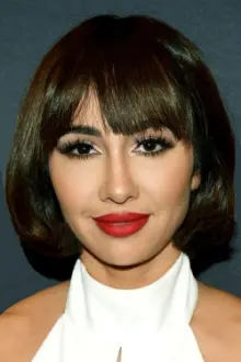 Jackie Cruz como: Izar