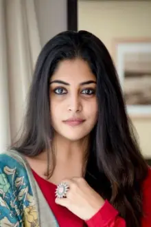 Manjima Mohan como: Leela