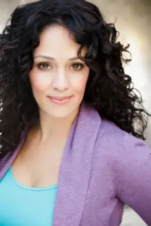 Susan Ortiz como: Elaine