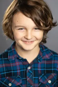 Tate Birchmore como: Brian