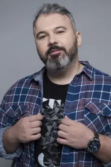 István Dombóvári como: Host