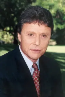 Enrique Novi como: Julio as an Adult