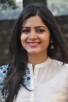 Pavani Gangireddy como: Jyoti