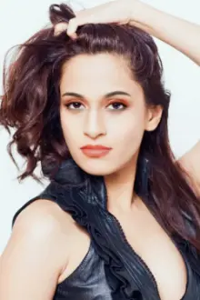 Shweta Pandit como: Swati