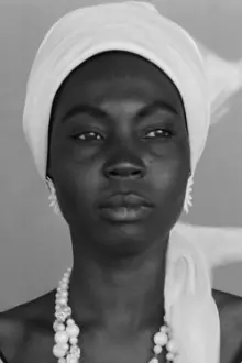 Mbissine Thérèse Diop como: Mrs. Moussombe